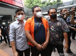 Hifdzi Khoir Jenguk dan Beri Semangat Fico Fachriza