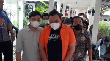 img-title Cuitan Fico Fachriza Beli Narkoba Rp1,77 M pada Usia 25 Tahun Disorot