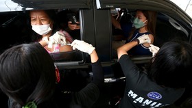 Filipina Larang Orang Tak Vaksin Naik Transportasi Umum di Manila