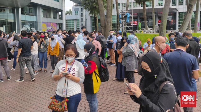 Berdasarkan laporan warga guncangan gempa Banten itu terasa jauh yakni hingga Lampung, Jabodetabek, juga ke Tasikmalaya dan Bandung (Jawa Barat).