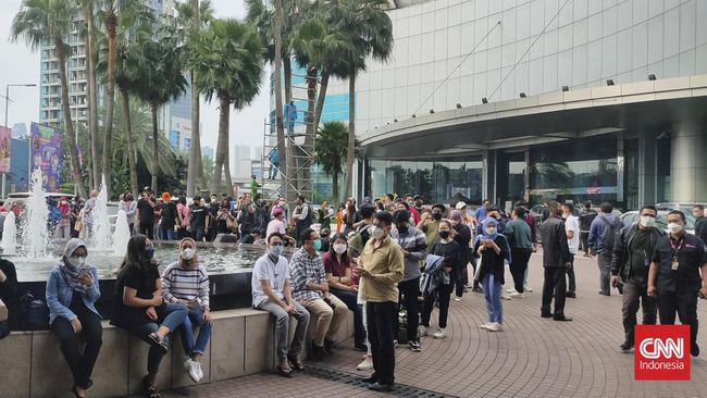 BMKG Sebut Gempa M 6,7 Banten Hari Ini karena Sesar Naik Menurut Koordinator Mitigasi Gempabumi dan Tsunami BMKG, Daryono, gempa Magnitudo 6,7 berpusat di Banten yang terjadi siang hari ini dipicu mekanisme sesar naik