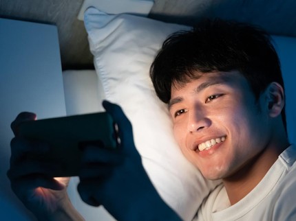 Help, Suami Lebih Menyukai Nonton Video Pria daripada Menyentuh Saya