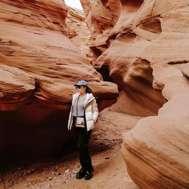 <p>Nikita Willy menyempatkan diri untuk mengunjungi Antelope Canyon, sebuah ngarai yang terkenal di Utah. (Foto: Instagram @nikitawillyofficial94)</p>
