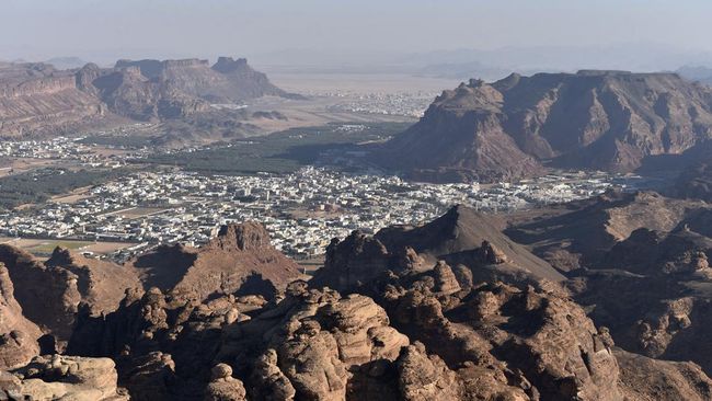 Saudi Habiskan Rp214 T Bangun Al Ula, Kota Dihindari Nabi Muhammad Arab Saudi tak tanggung-tanggung menggelontorkan uang ratusan miliar membangun Kota Al Ula menjadi salah satu tujuan wisata.