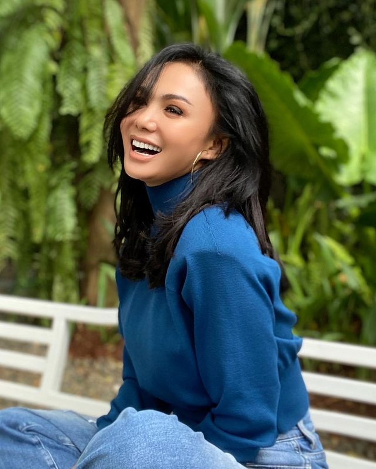 Terkenal dengan rambut pendek&comma; kini Yuni Shara mengubah penampilannya dengan rambut panjang&period; Yuk intip potretnya&excl;