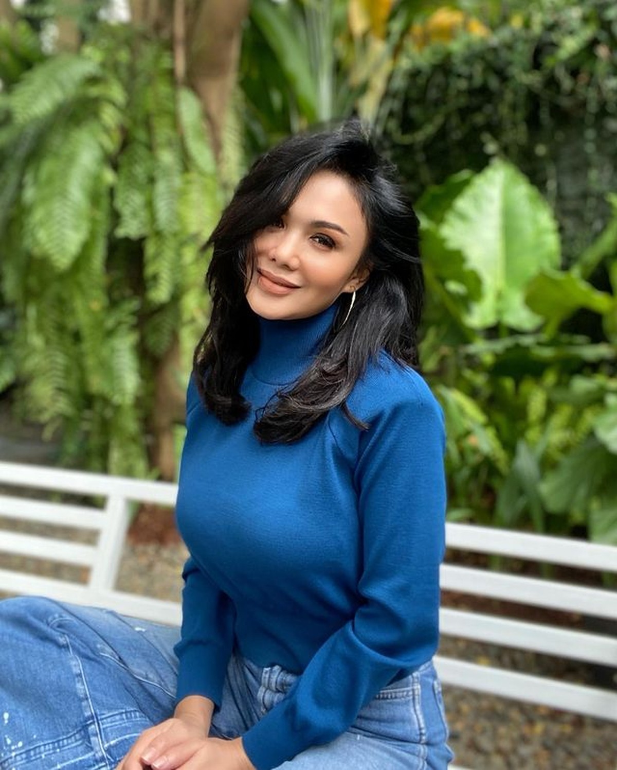 Terkenal dengan rambut pendek&comma; kini Yuni Shara mengubah penampilannya dengan rambut panjang&period; Yuk intip potretnya&excl;