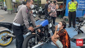 Pemotor Knalpot Brong Bakal Diberi Sugesti Agar Benci Melanggar Lalin