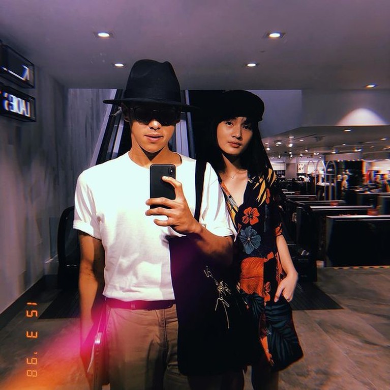 Potret Ardhito Pramono dan Jeanneta Sanfadelia Usai terjerat kasus narkoba, nama Ardhito Pramono kembali menghebohkan karena telah punya istri. Yuk intip potretnya dan sang istri!