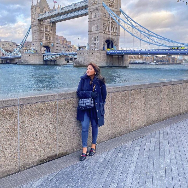 <p>Dalam setiap potretnya, Felicia terlihat sangat <em>fashionable</em>, Bunda. Ia juga kerap mengenakan pakaian tebal mengingat cuaca di Inggris yang sedang musim dingin. (Foto: Instagram: @feliciahutapeaaa)</p>