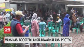 VIDEO: Vaksinasi Booster Lansia Diwarnai Aksi Protes