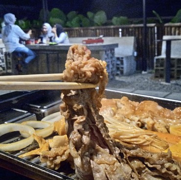 Cara Makan Makanan Dibakar yang Aman bagi Ibu Hamil Saat Tahun Baru