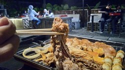 Cara Makan Makanan Dibakar yang Aman bagi Ibu Hamil Saat Tahun Baru
