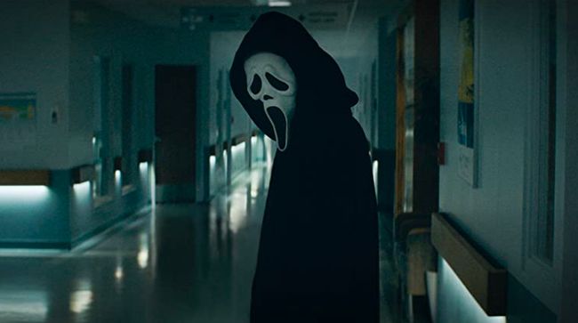 Ghostface berhasil menggulingkan Spider-Man dari puncak box office domestik Amerika Utara pada akhir pekan kemarin.
