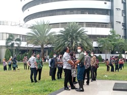Gempa Kuat Terasa di Jakarta, Pegawai Kejagung Berhamburan ke Luar Gedung