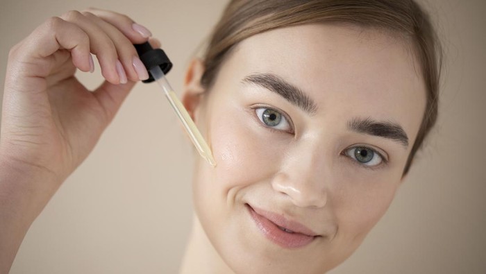 5 Tahap Night Skincare Routine yang Nggak Boleh Skip, Auto Glowing di Pagi Hari! 5 Tahap Night Skincare Routine yang Nggak Boleh Skip, Auto Glowing di Pagi Hari!