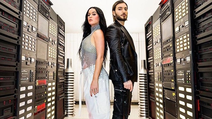 Unik dan Fashionable, Intip Deretan Kostum Katy Perry di Video Clip 