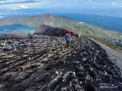 Kereta Gantung Gunung Rinjani Makan 500 Hektar Hutan