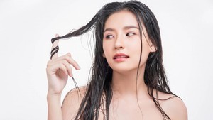 Hindari Kebotakan! Ini Penyebab dan Cara Mengatasi Rambut yang Rontok Parah