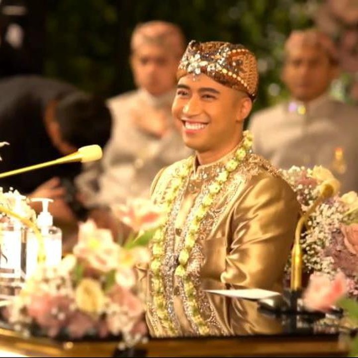 <p>Penyanyi ternama Vidi Aldiano memutuskan menikah dengan sang kekasih, Sheila Dara, pada hari ini, Sabtu (15/1/2022), Bunda. (Foto: YouTube Vidi Aldiano)</p>