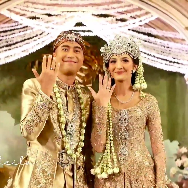 <p>Sekali lagi, selamat menempuh hidup baru kepada Vidi Aldiano dan Sheila Dara. Semoga keduanya hidup bahagia hingga maut memisahkan ya, Bunda! (Foto: YouTube Vidi Aldiano)</p>