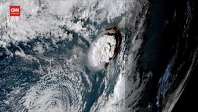 VIDEO: Letusan Gunung Api Bawah Laut Picu Peringatan Tsunami di Tonga