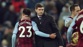 Liverpool Bidik Juara, Klopp Enggan Telepon Gerrard