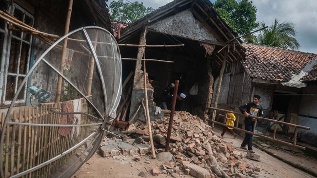 Sebanyak 3.078 rumah rusak akibat gempa Banten, dengan 395 unit di antaranya rusak berat.