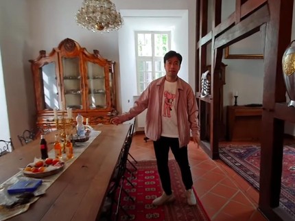 Jarang Pamer Kemewahan, Intip 9 Potret Kastil Milik Ayah Vidi Aldiano di Jerman
