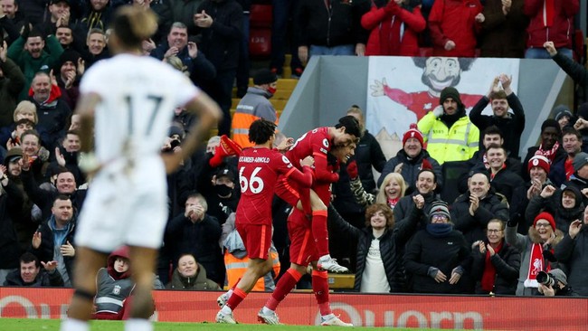 Liverpool sukses menghajar Brentford 3-0 pada lanjutan Liga Inggris di Stadion Anfield, Minggu (16/1).