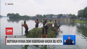VIDEO: Bertaruh Nyawa demi Kebersihan Ibu Kota