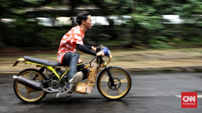 Pemotor yang potong jalur rombongan Jokowi saat berkunjung ke Makassar merupakan joki balapan liar.