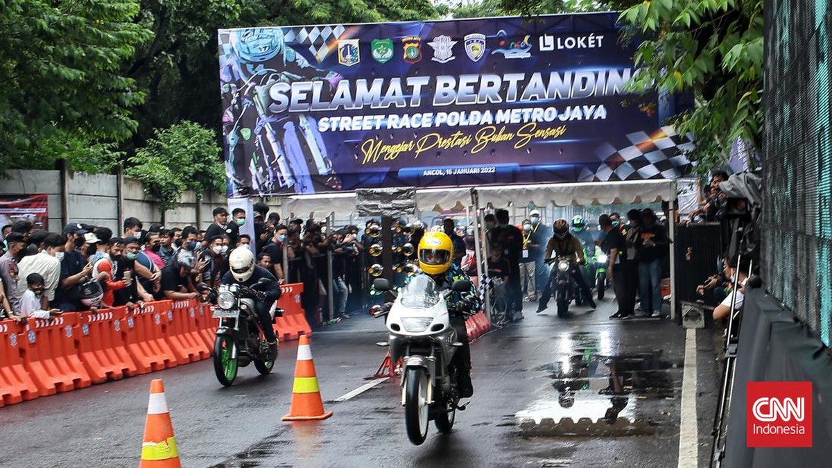 FOTO: Street Race ala Polisi Tinggi Pendaftar, Rangkul Pembalap Liar