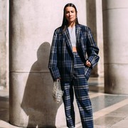 Dari Retro hingga Sporty, Ini Ide Tampil Stylish dengan Motif Kotak-kotak