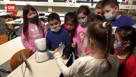 VIDEO: Robot Gantikan Siswa yang Sakit untuk Sekolah Tatap Muka