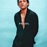 Potret Gaya Tom Holland saat Tampil Jadi Bintang Iklan Prada! Stylish dan Bikin Salfok
