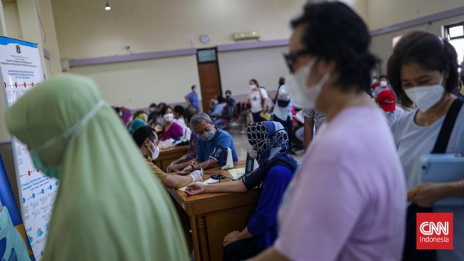 CNNIndonesia.com telah merangkum peristiwa dan informasi perihal perkembangan kasus covid-19 di Indonesia dalam 24 jam terakhir.