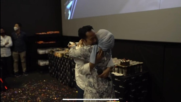 Denny Cagur dan Istri