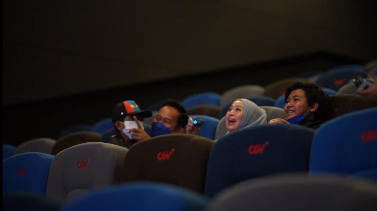 Denny Cagur dan Istri