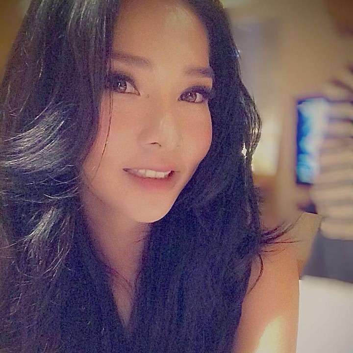 <p>Mey Chan menggantikan Mulan Jameela yang sebelumnya bergabung dalam Duo Ratu. Bersama Maia, Mey Chan sempat mencetak popularitas hingga pada akhirnya mengundurkan di 2017 karena ingin fokus mengurus karier solo dan rumah tangga. (Foto: Instagram @ditaofficial.id)</p>
