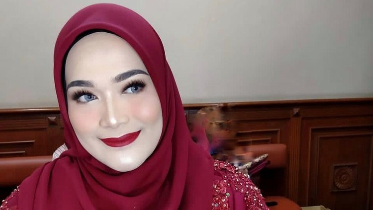 Dr. Mutiara Sangaji Dr. Mutiara Sangaji