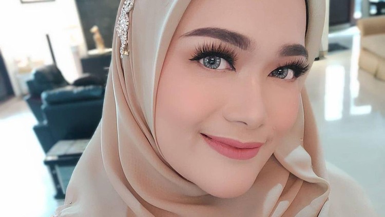 Dr. Mutiara Sangaji Dr. Mutiara Sangaji