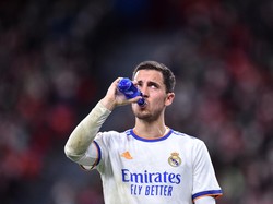 Wajah Masam Eden Hazard di Momen Bahagia Real Madrid
