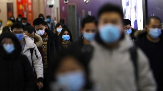 China melaporkan rekor lonjakan Covid-19 harian tertinggi dalam dua tahun, dengan 3.393 kasus baru pada Minggu (13/3).