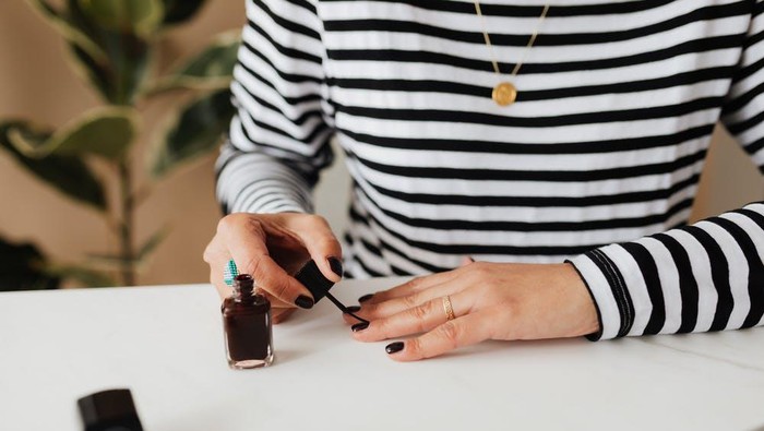 Bak Perawatan ke Salon, Ini 3 Tips Agar Kuteks Nggak Bergelembung