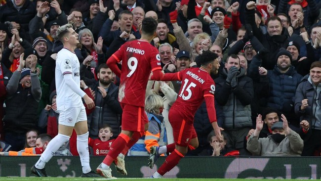 Klasemen Liga Inggris mengalami perubahan di pekan ke-22 usai Liverpool meraih kemenangan atas Brentford 3-0 di Stadion Anfield, Minggu (16/1).