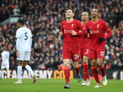 Robertson: Liverpool Terlalu Jauh dengan Man City, tapi...