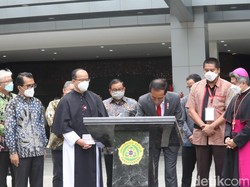 Jokowi Kunjungi Unpar Bandung: Beri Kuliah Umum-Resmikan Arntz Geise