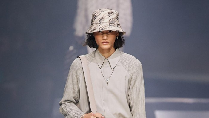 Bikin Bangga! Model Indonesia Rizal Rama Debut di Milan Fashion Week, Berjalan untuk Fashion Show Fendi