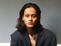 Rizal Rama Cowok Surabaya yang Sukses Tampil di Milan Fashion Week 2022