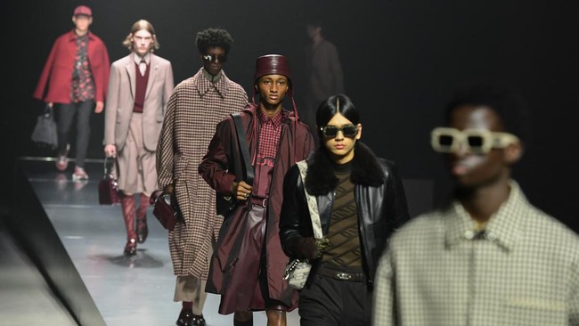 FOTO: Fendi, Mendobrak Formalitas dan Batas Arketipe